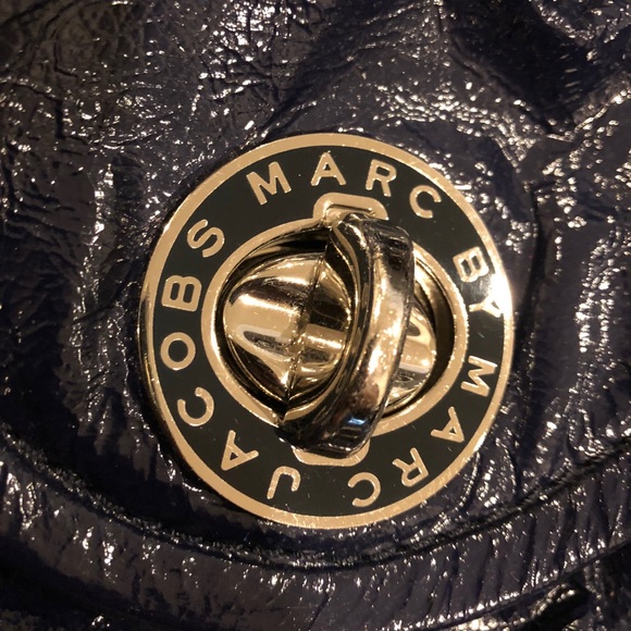 MARC JACOBS Crinkled Patent Leather Shoulder Bag - Picture 2 of 5